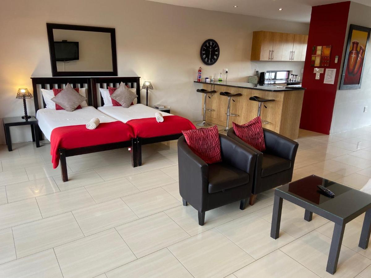 Haus Holzapfel Hotel Beaufort West Exterior foto